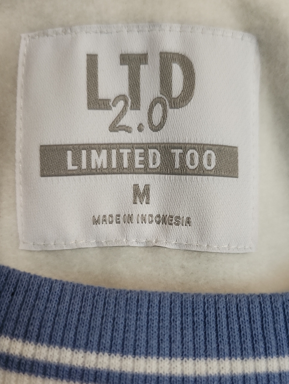 NWT Apres Ski Graphic Sweatshirt/Size M - Picture 3 of 8